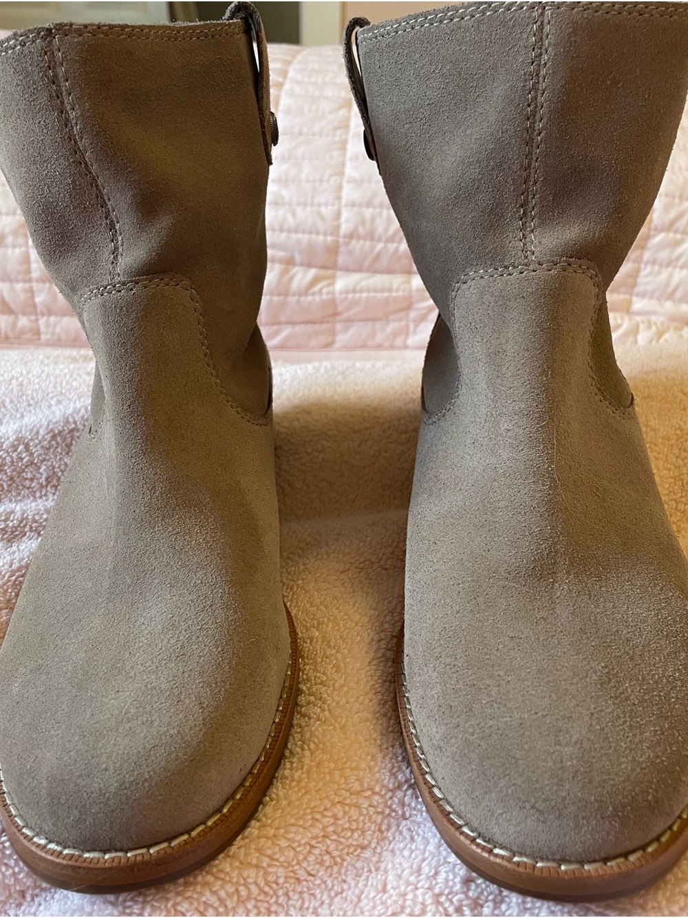 Arturo Chiang Women’s Taupe Suede Ankle Boots Size 7